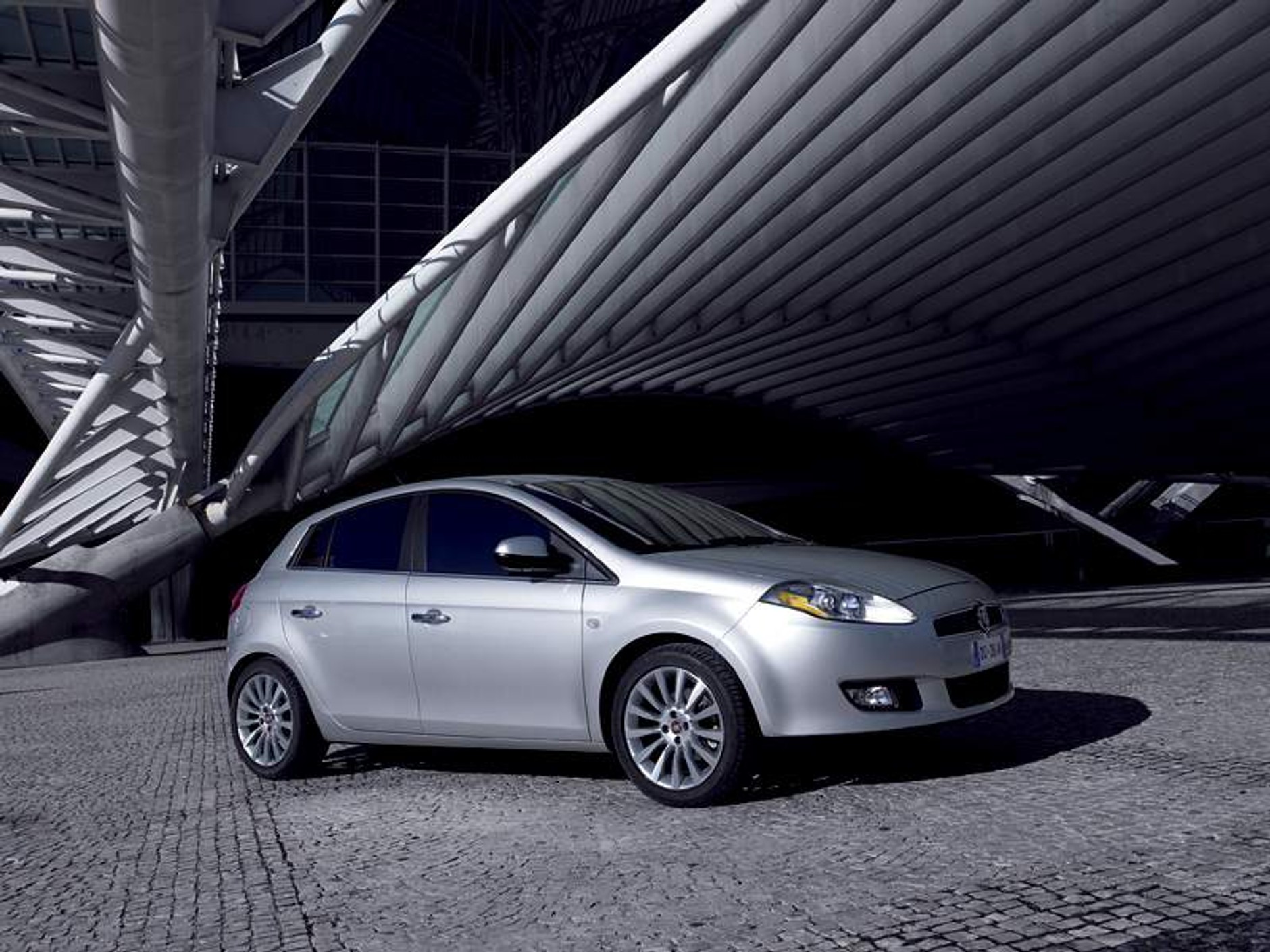 Fiat Bravo: nowy silnik 1,6 JTD (77 kW/105 KM) już na niektórych rynkach