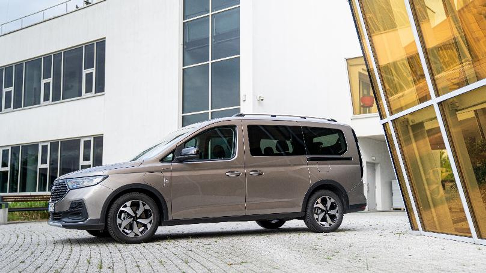 Ford Tourneo Connect PHEV