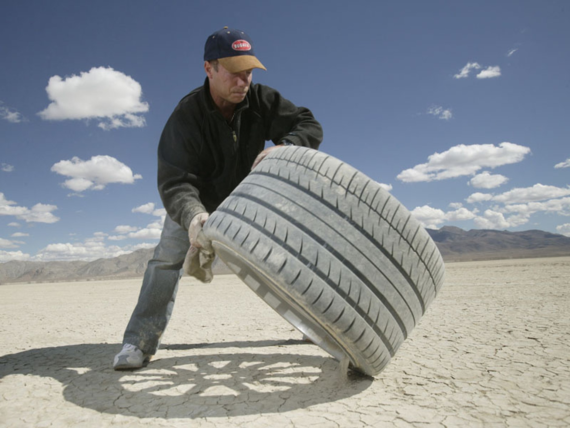 Bugatti wyprodukuje więcej egzemplarzy modelu Veyron (fot. + tapety)
