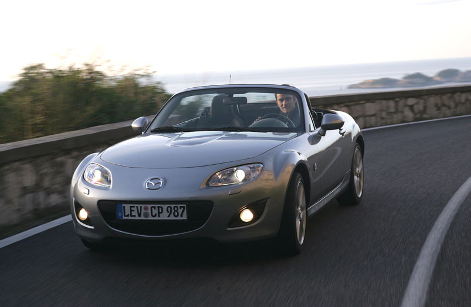 Mazda MX-5 Roadster Coupé: przyjemność przez 365 dni w roku