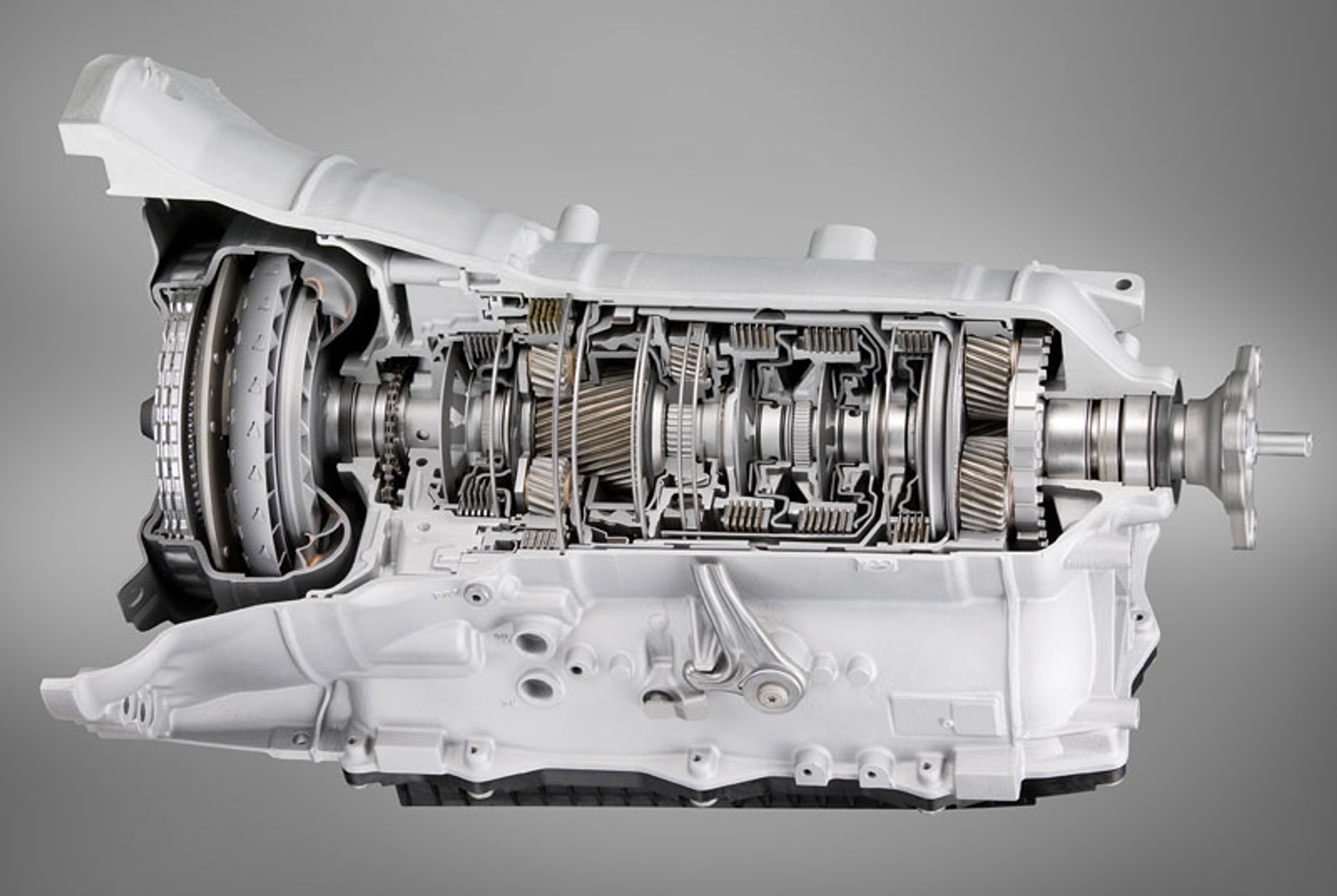 BMW 760i – nowy silnik 6,0 V12 i 8-biegowy automat