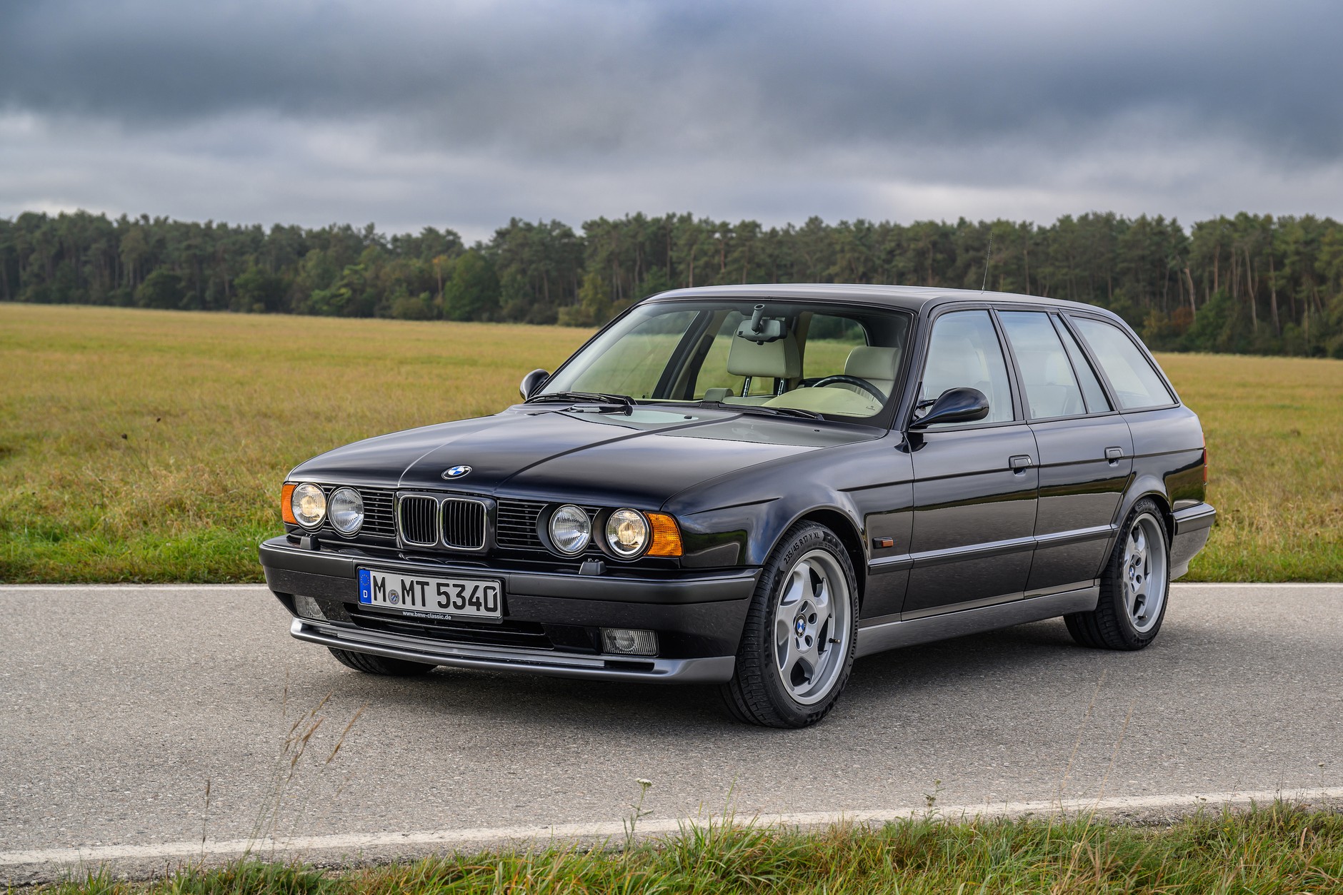 BMW M5 Touring E34