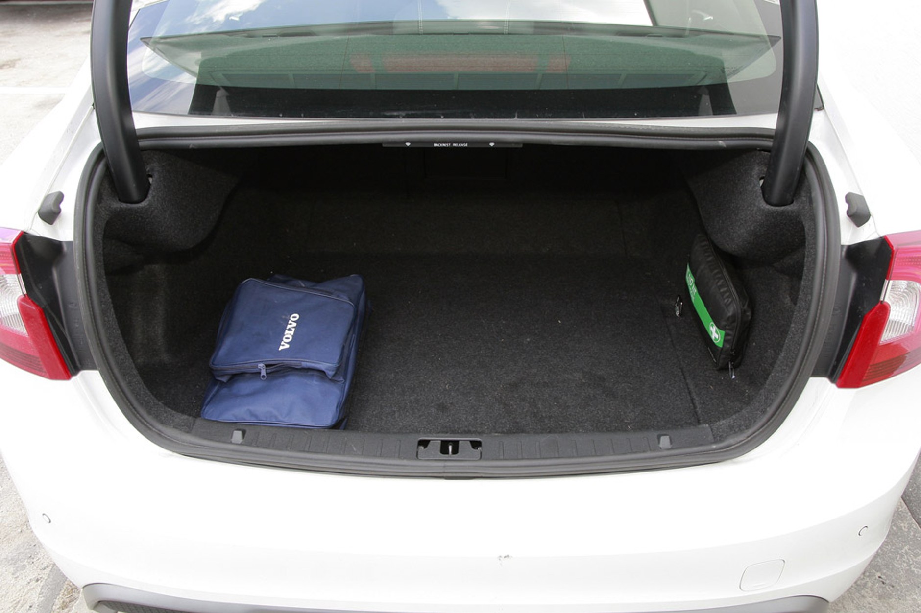 Test Volvo S60 D5 R-Design: dla miłośników mocnych diesli