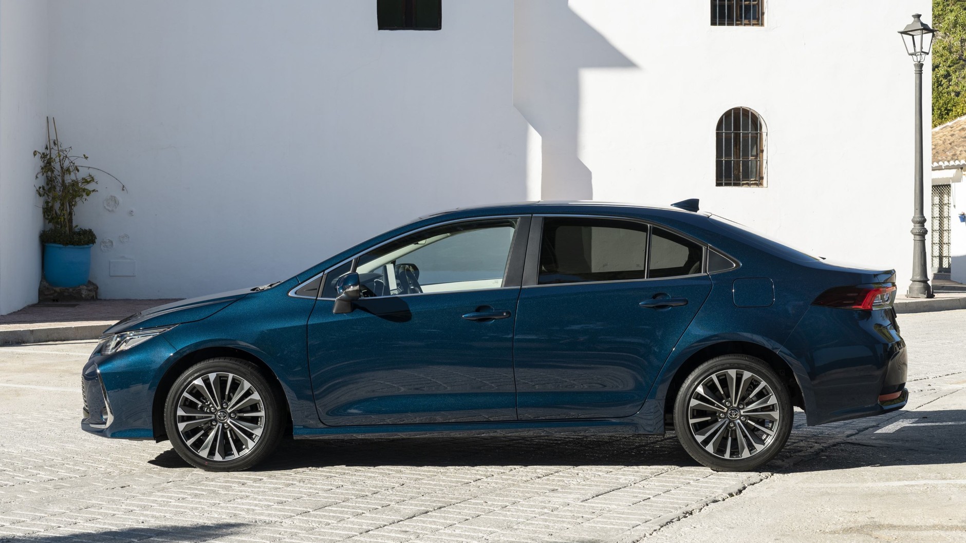 Toyota Corolla (12. generacja; wersja sedan)