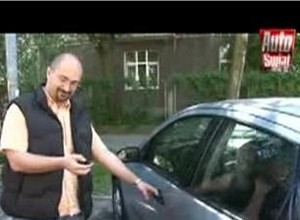 Awaryjne otwieranie auta - Zobacz jak robią to specjaliści