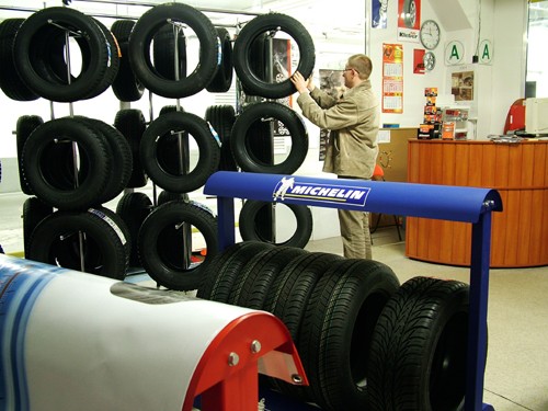 Stare nowe Opony - kto je kupi?