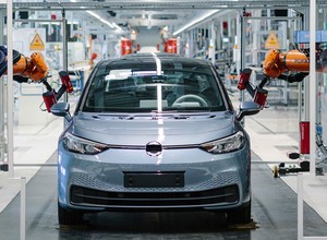 Polskie firmy ucierpią na rozwoju elektromobilności? Muszą się przestawić