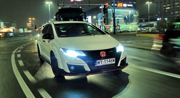 Honda Civic Type-R - mroczny zabijaka