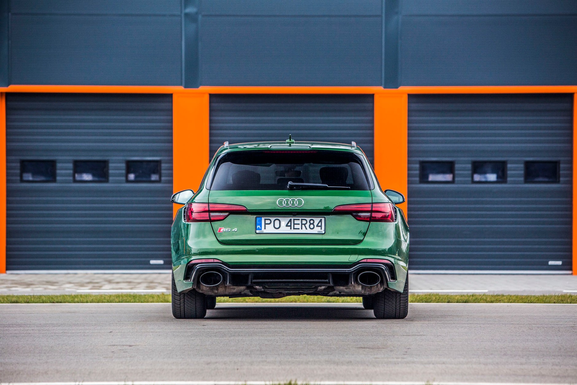 Audi RS4 Avant - kombi z ogniem w ...