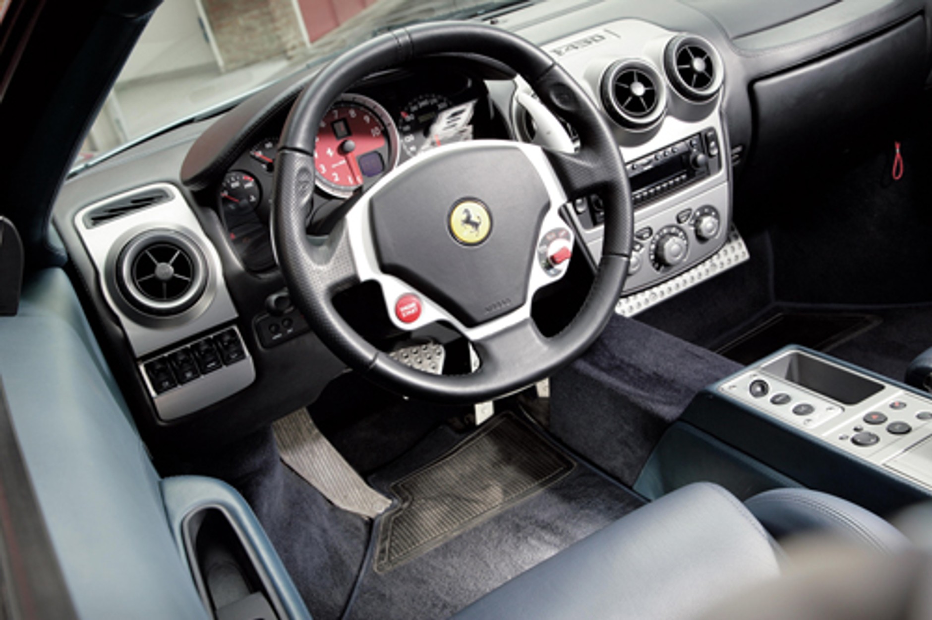 Ferrari - Z 2140 KM przez Fiorano