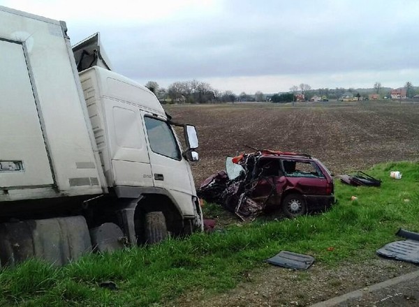 Jak i dlaczego dochodzi do wypadków z udziałem ciężarówek?