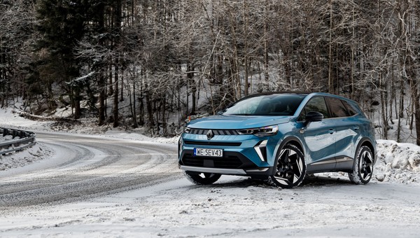 1300 km z hybrydowym Renault Symbioz. Francuzi stworzyli samochód jak Japończycy