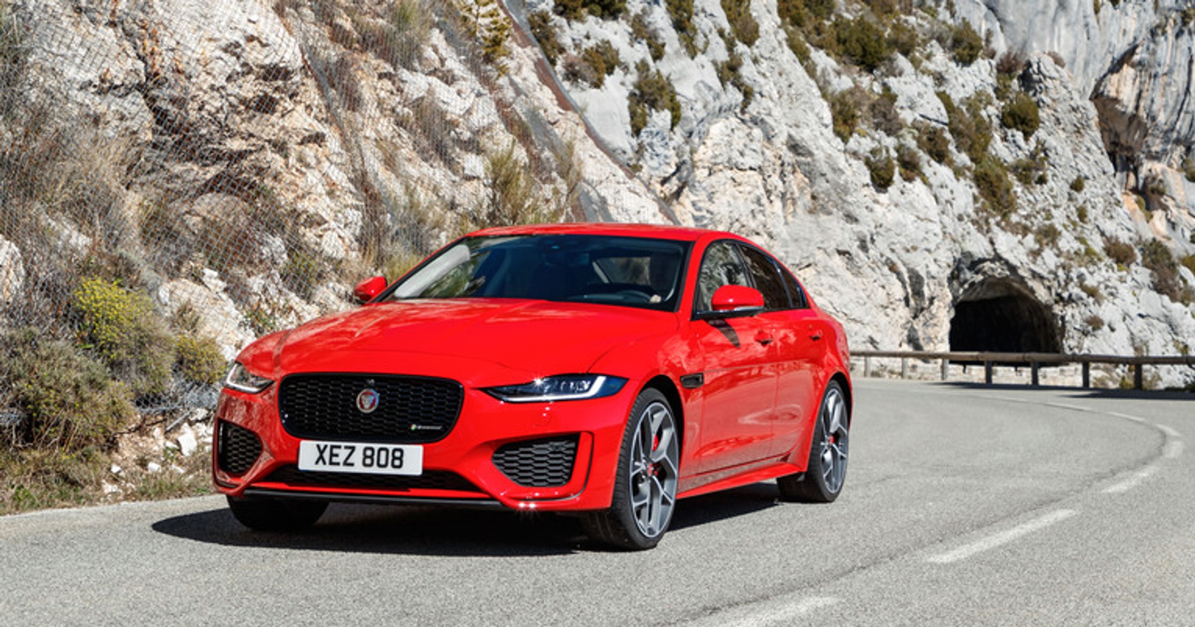 Jaguar XE P250