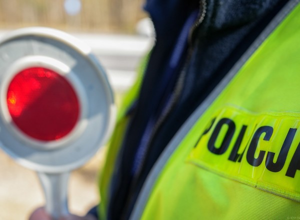 Spowodowała kolizję i wjechała w pole. Świadkowie wszystko widzieli