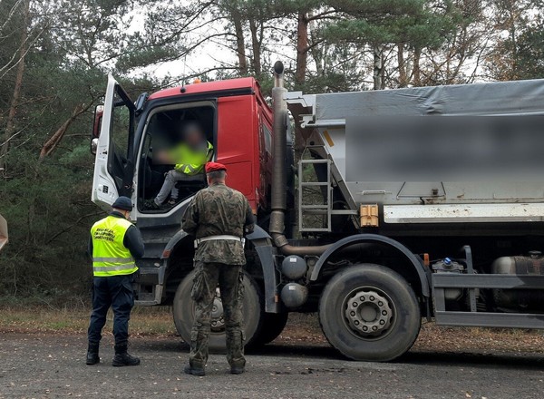 ITD skontrolowała wywrotki. Obecność Żandarmerii Wojskowej nie była przypadkowa [WIDEO]