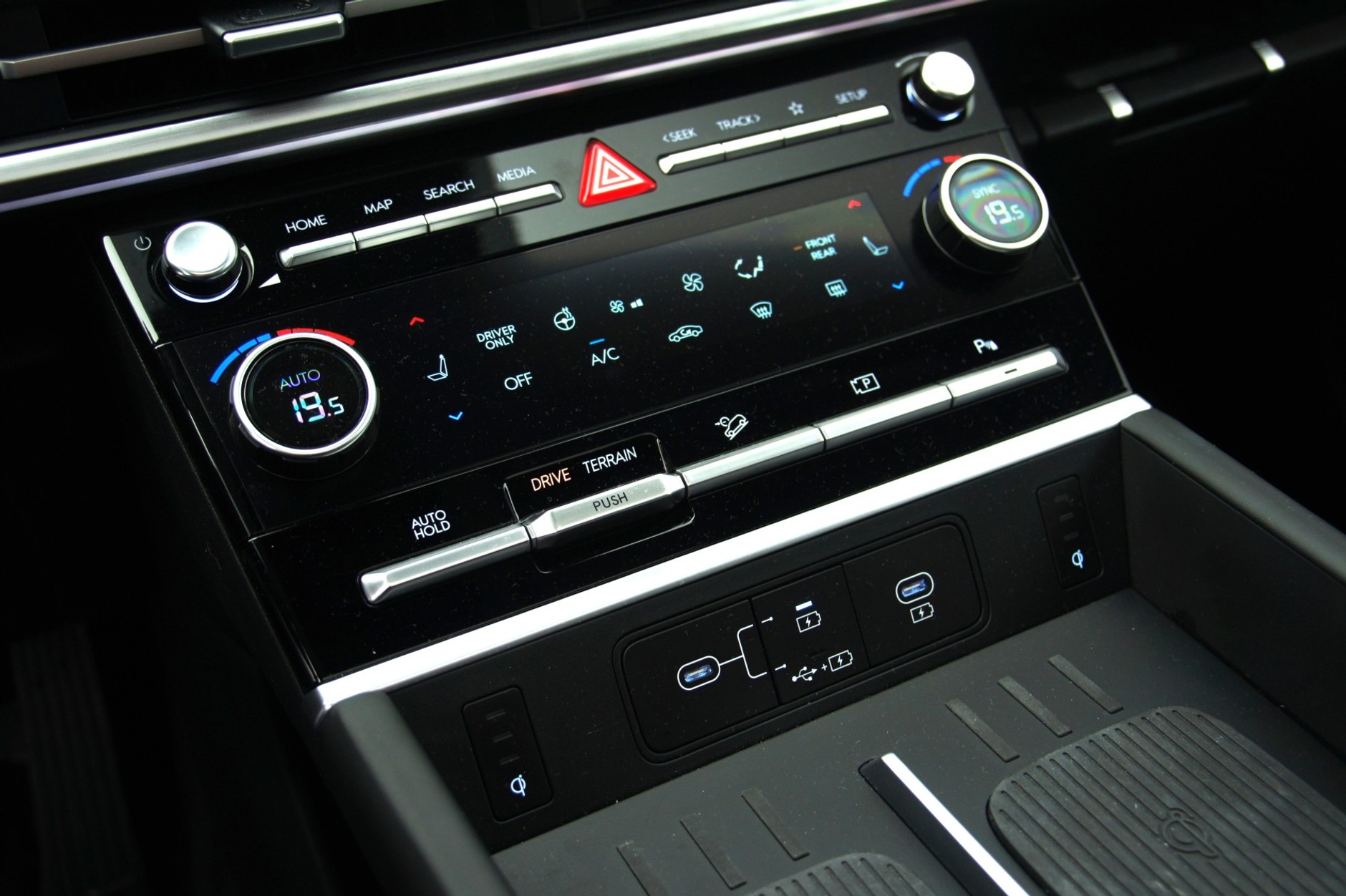 Hyundai Santa Fe Hybrid