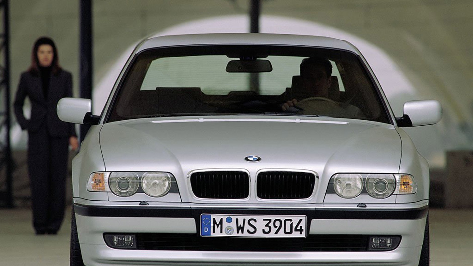 Silniki benzynowe montowane w BMW E38 są długowieczne.