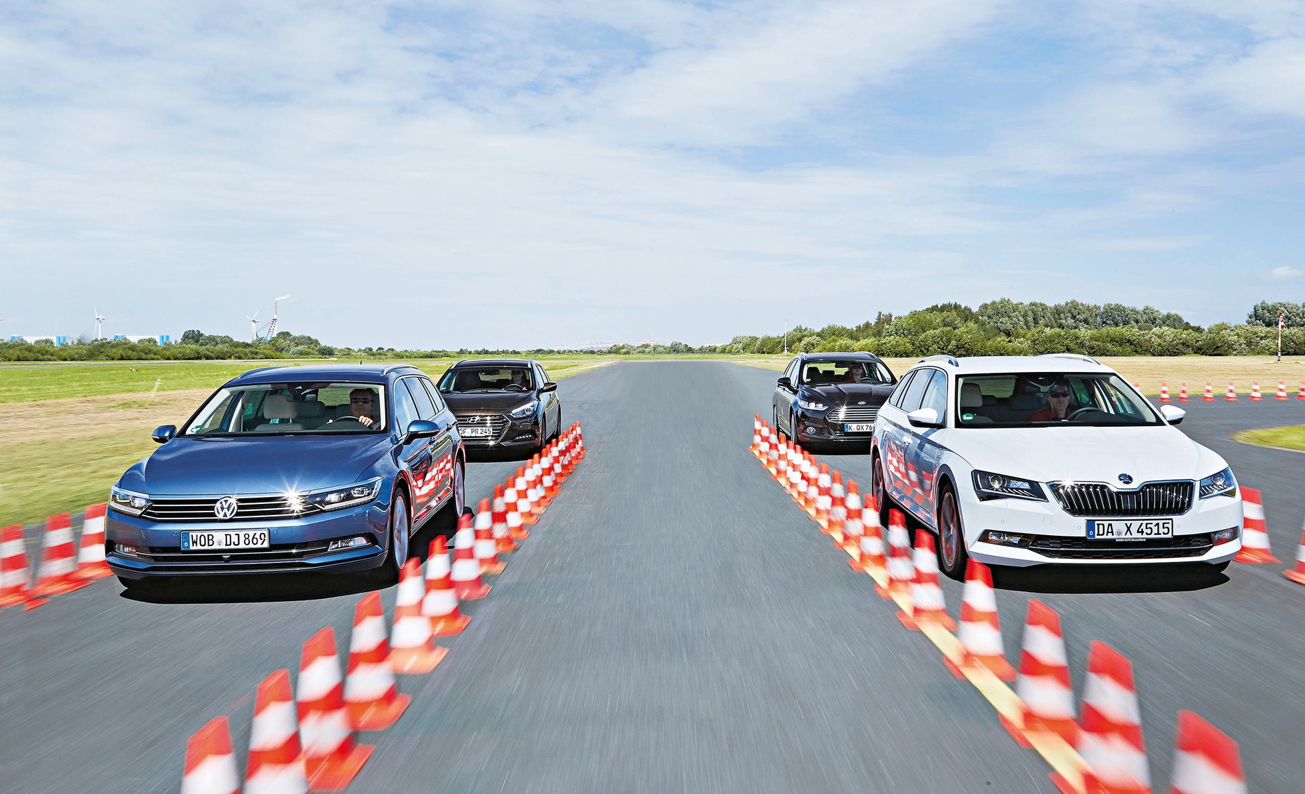 Porównanie: Ford Mondeo 2.0 TDCI, Hyundai i40 1.7 CRDI, Skoda Superb 2.0 TDI, Volkswagen Passat 2.0 TDI - osiągi, spalanie, wymiary, dane techniczne