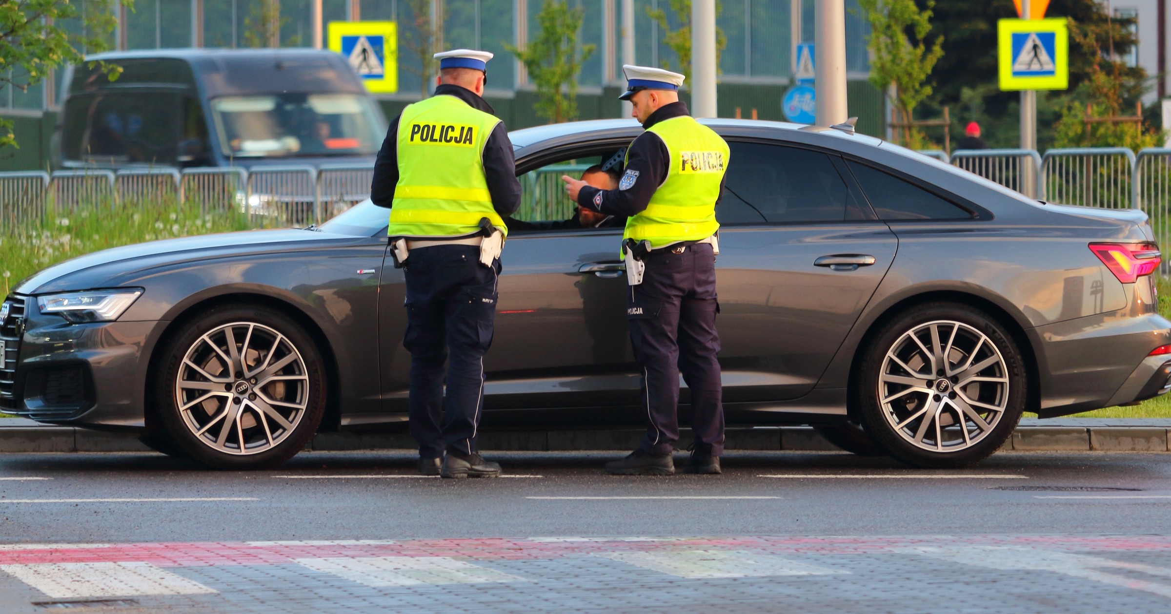 Policja może zatrzymać kierowców do kontroli, jeśli ma ku temu powód (zdjęcie ilustracyjne)