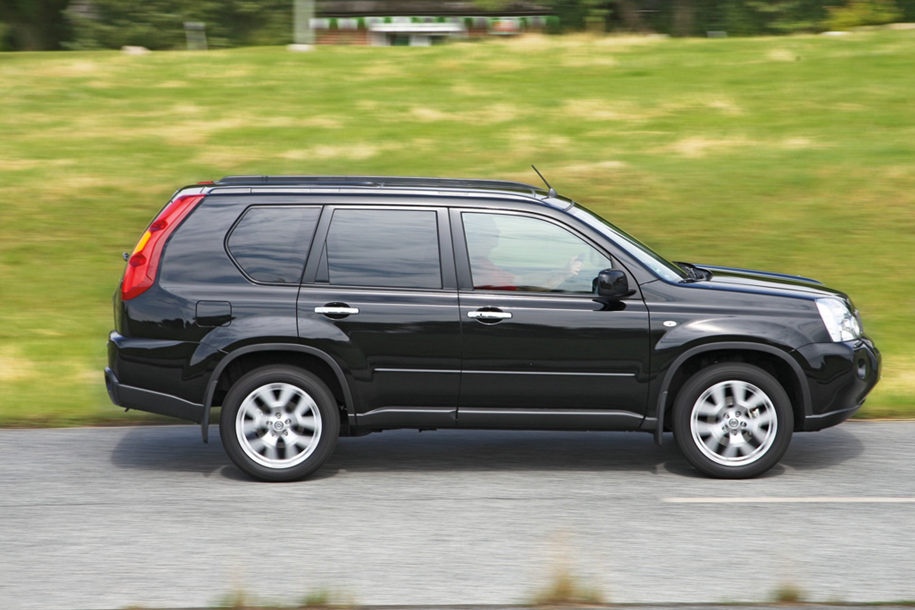Automatyczne i oszczędne SUV-y: Land Rover Freelander kontra Nissan X-Trail, Toyota RAV4 i VW Tiguan