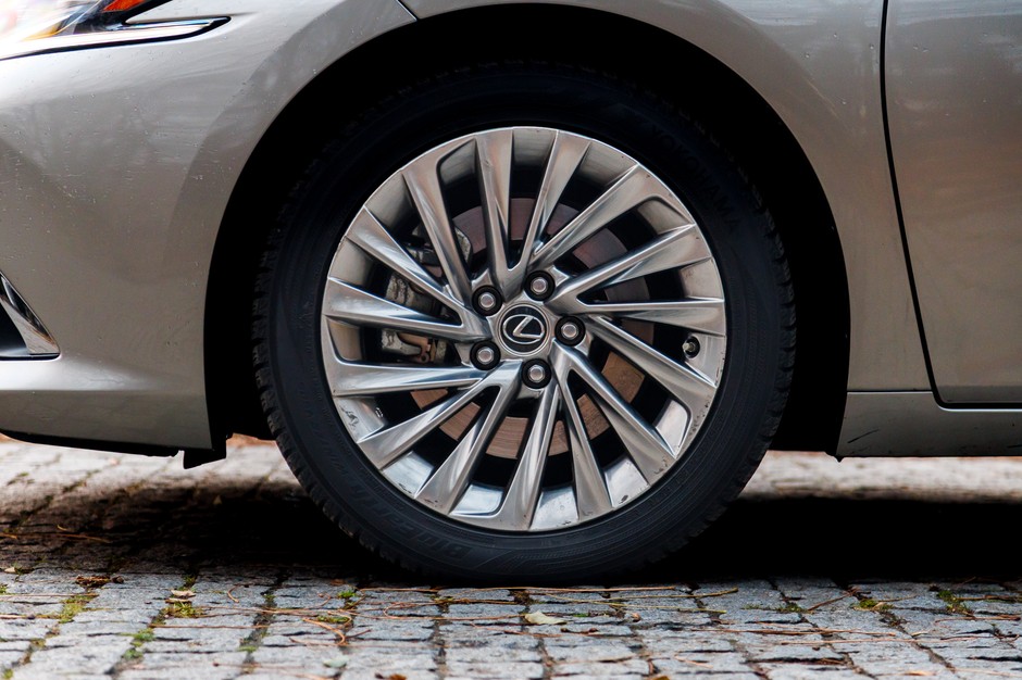 2024 Lexus ES300h