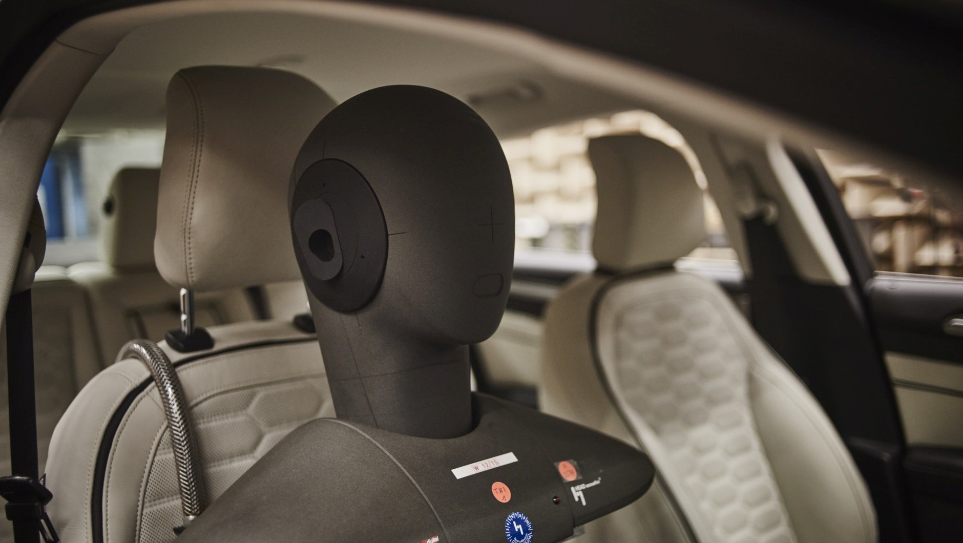 Ford Mondeo Vignale z systemem Sony: procedura testowania przed strojeniem