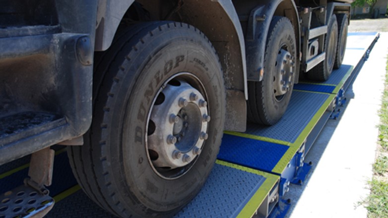 Waga zbyt ciężka - czyli walka z przeładowanymi ciężarowkami