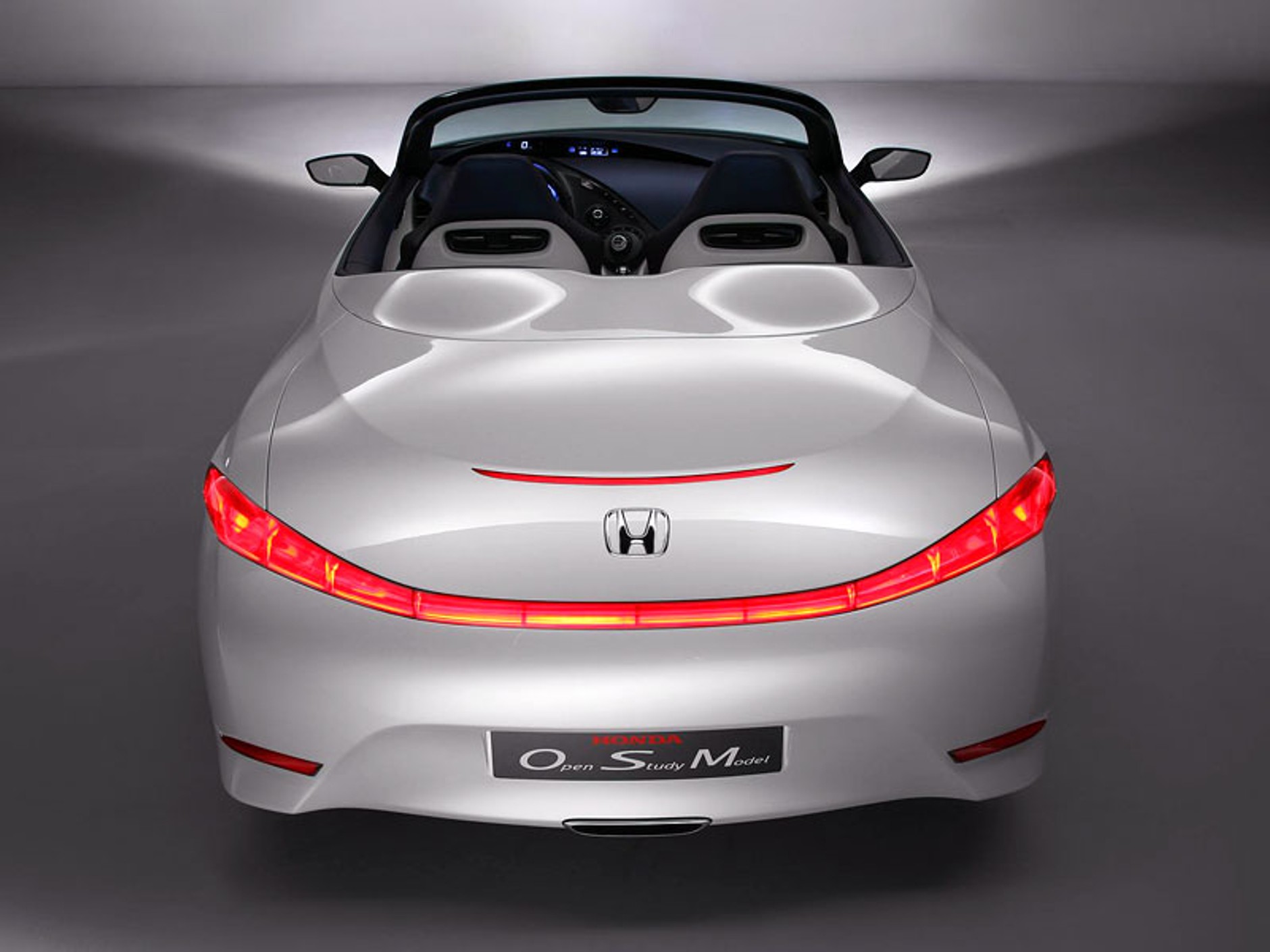 Honda OSM: dwa miejsca, wiatr we włosach i małe spalanie