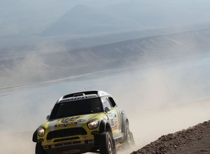 Dakar 2013: ciężarówka bez skrzyni, Małysz traci oddech (13. etap, wyniki, galeria)