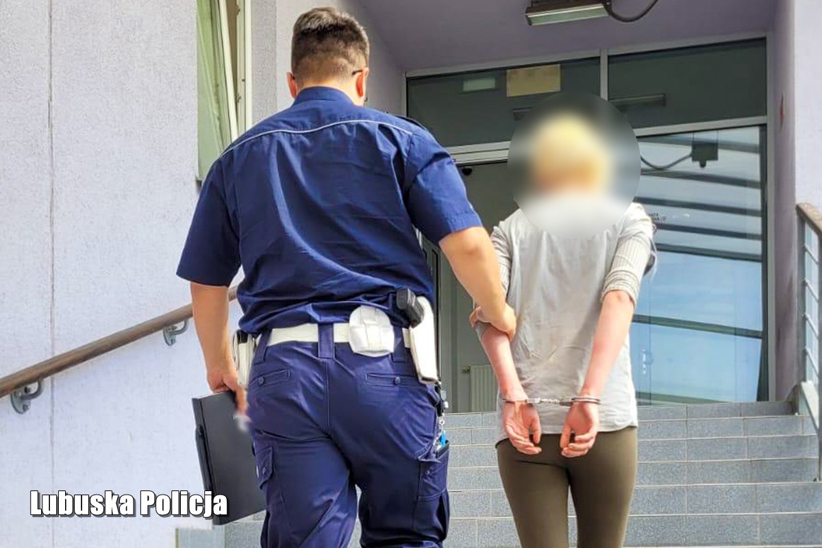Po pościgu policjanci zatrzymali 23-latkę. Kobieta uzbierała ponad 200 punktów karnych