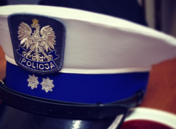 Policjanci zauważyli podejrzaną Dacię. 23-latek prosił się o kłopoty