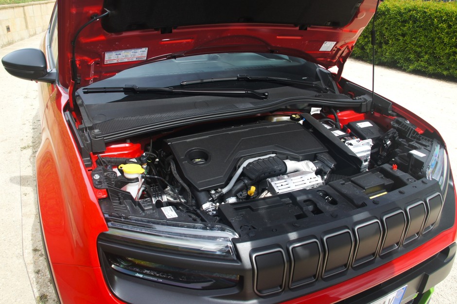 Sercem układu jest 3-cylindrowy silnik 1.2 z turbo