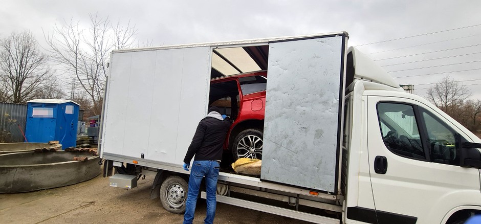Policjanci z warszawskiej Ochoty rozbili dziuplę samochodową