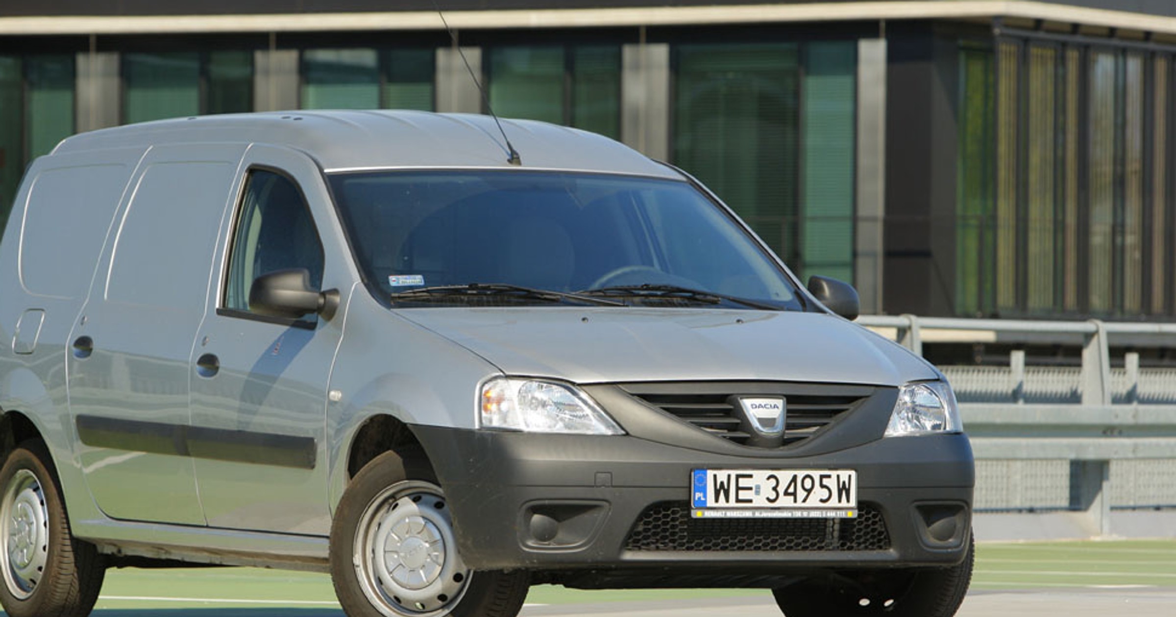 Dacia Logan Van - Praktyczność to jej dewiza