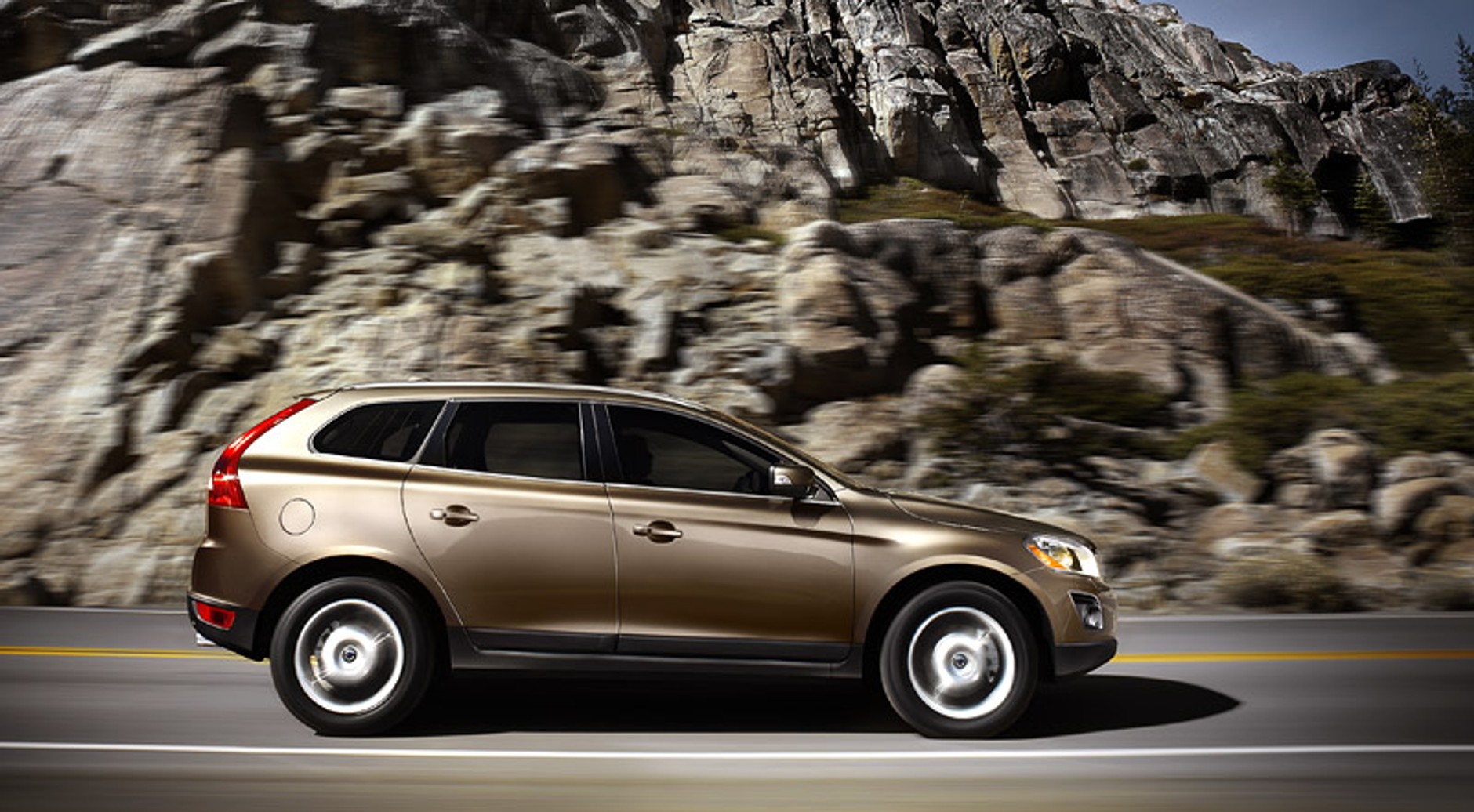 Genewa 2008: Volvo XC60 - nowy standard bezpieczeństwa (fotogaleria + wideo)