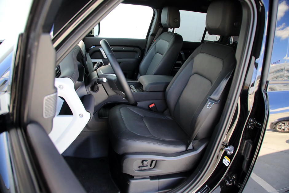 Land Rover Defender 110