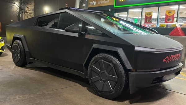 Nielegalnie zarejestrowane Cybertrucki pod okiem policji. Są pierwsze konfiskaty