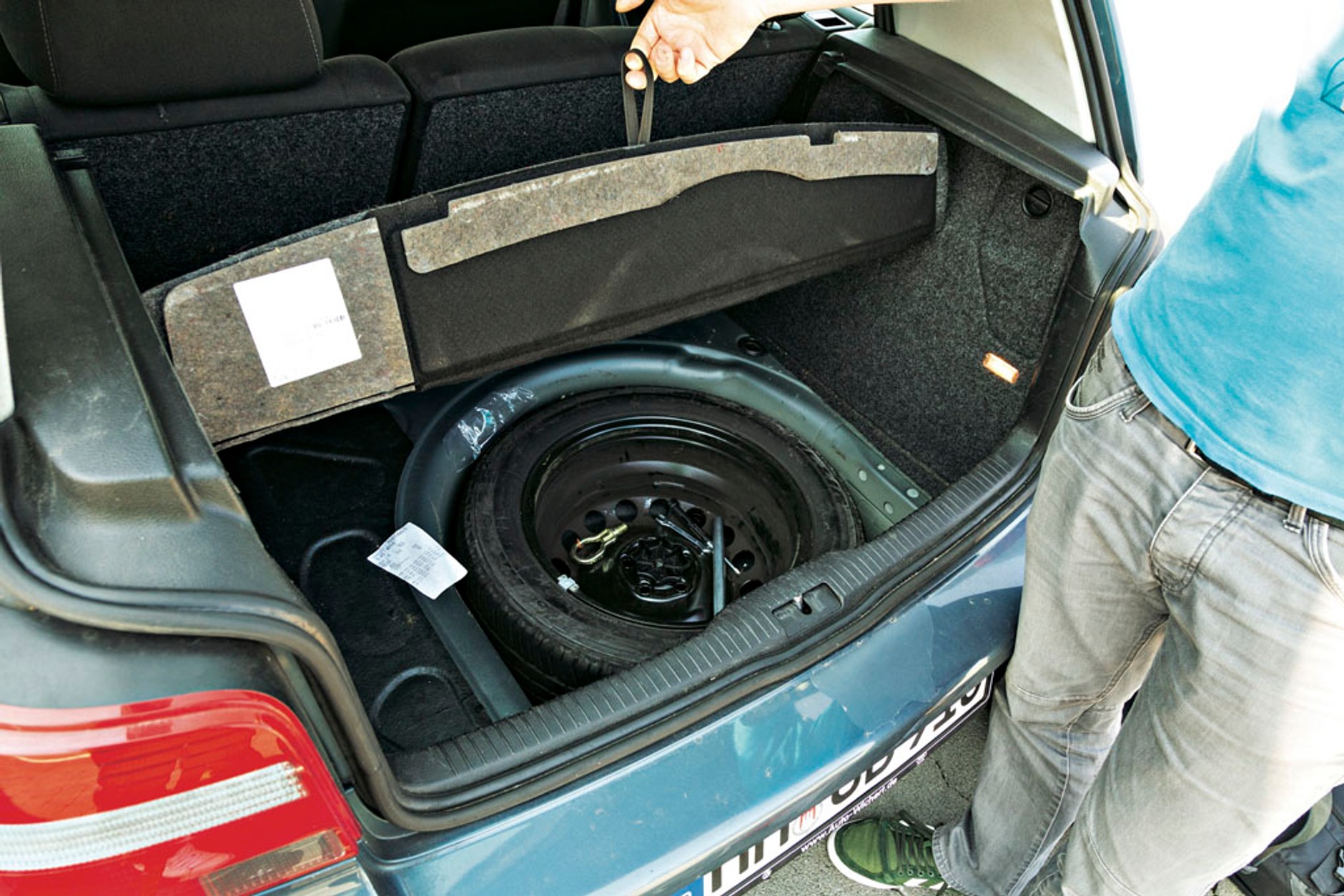 Jak usunać z auta stuki o trzaski