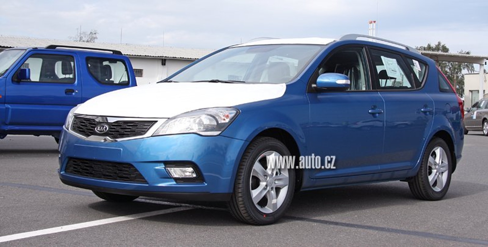 Zdjęcia szpiegowskie: zmodernizowana Kia Ceed Sporty Wagon (fotogaleria)