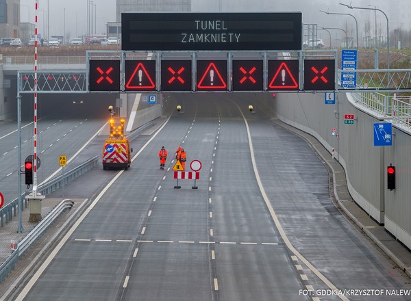 Tunel Południowej Obwodnicy Warszawy pod kontrolą. Kamer tyle, ile w połowie stolicy