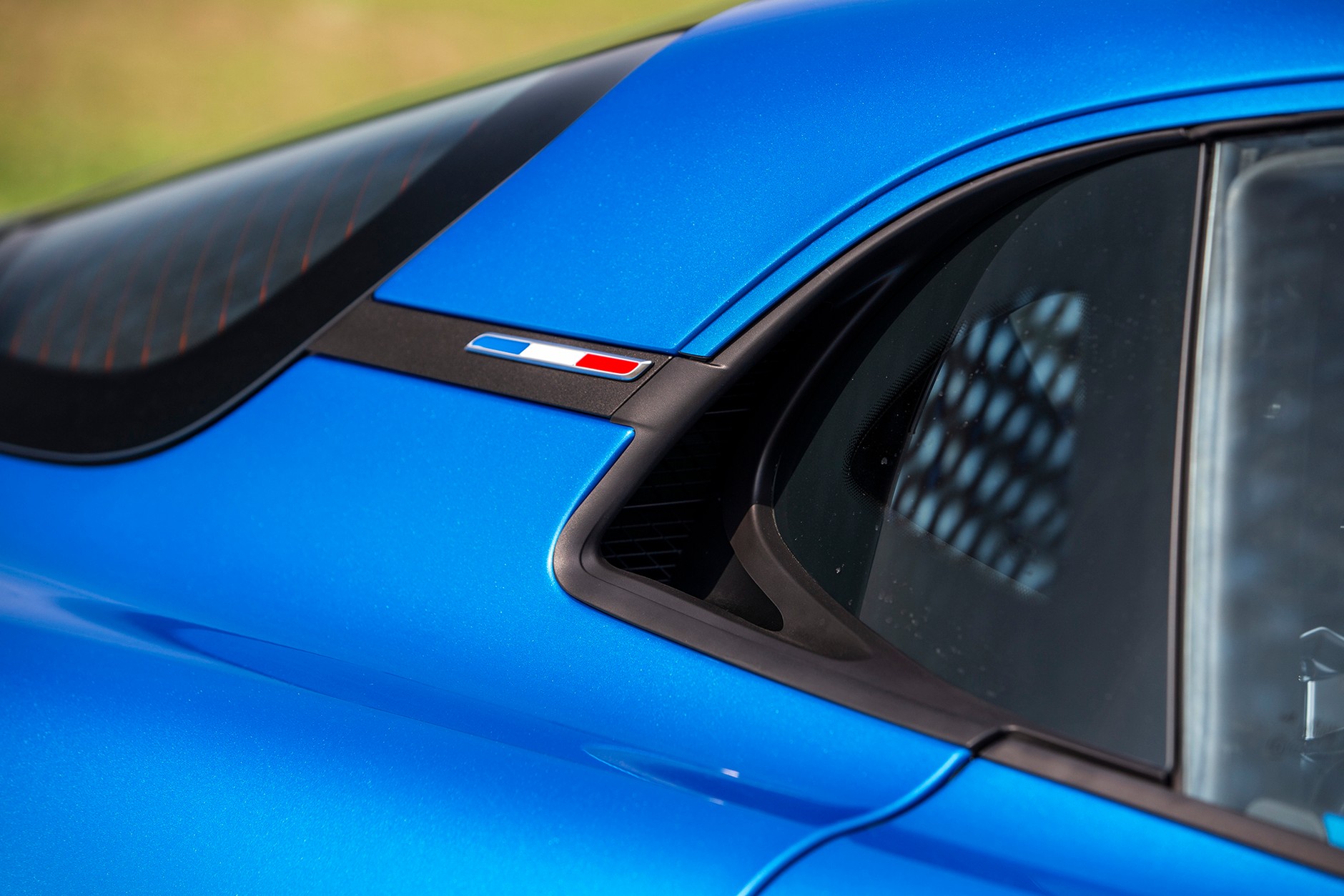 Alpine A110 - ma styl, superosiągi i... historię