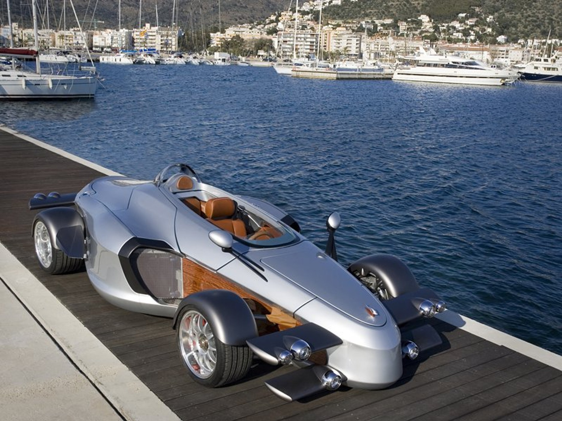 Genewa 2007: Tramontana – F1 czy F16?
