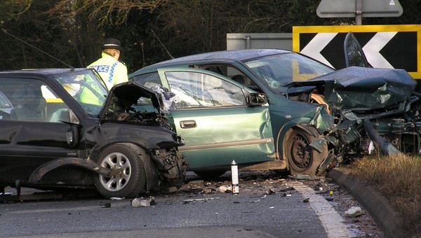 Polscy kierowcy za granicą: mniej kolizji, ale coraz częściej jeździmy bez OC