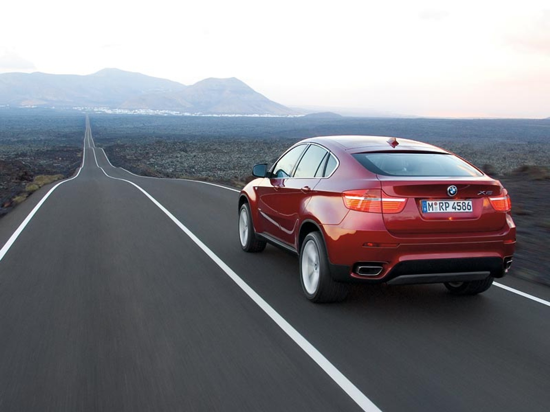 BMW X6 Sports Activity Coupé: fotogaleria, wideo i dane techniczne