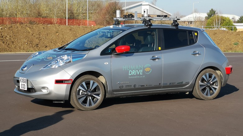 Autonomiczny Nissan Leaf na brytyjskich drogach