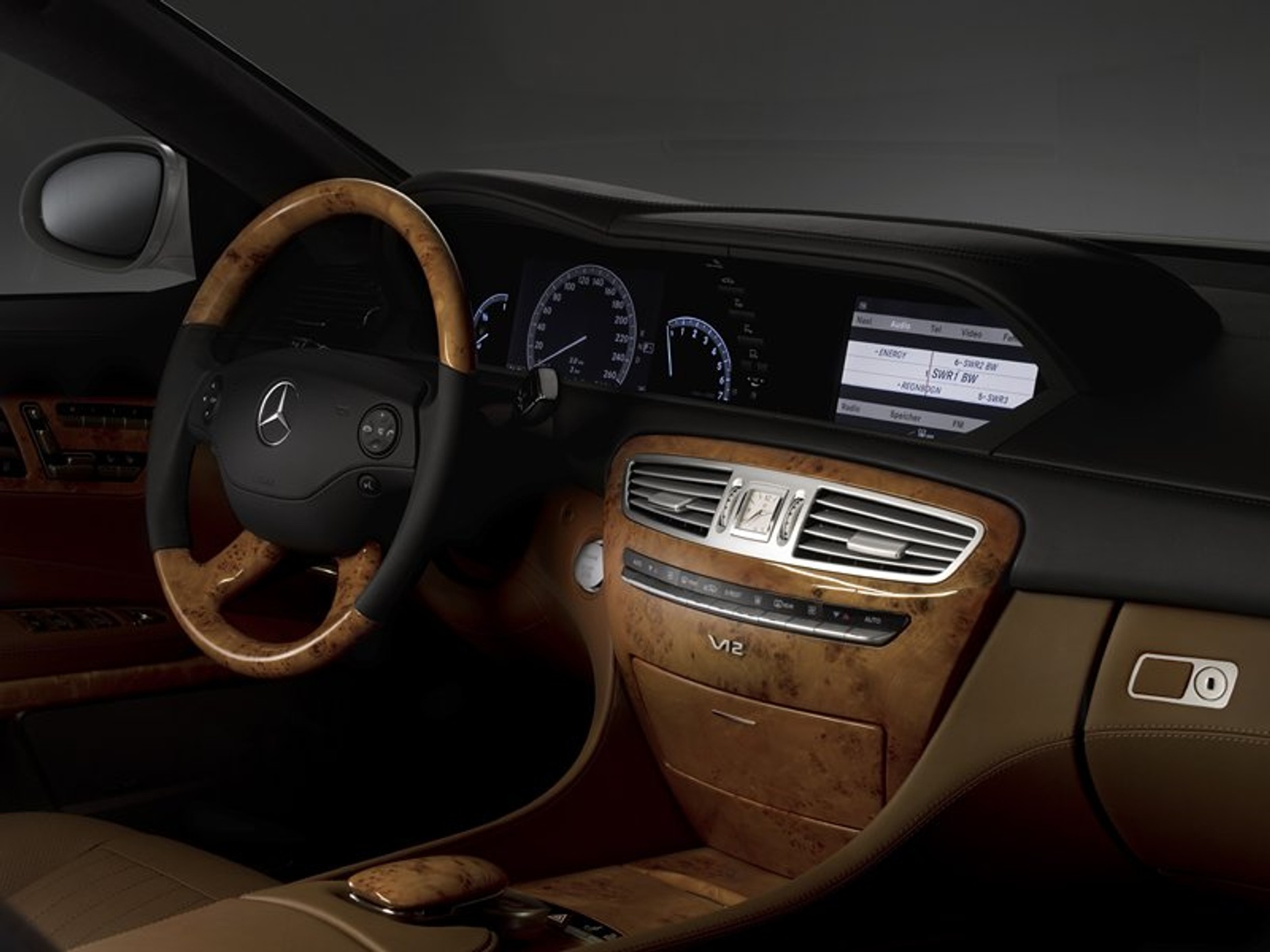 Mercedes-Benz CL: nowa generacja luksusowego coupe