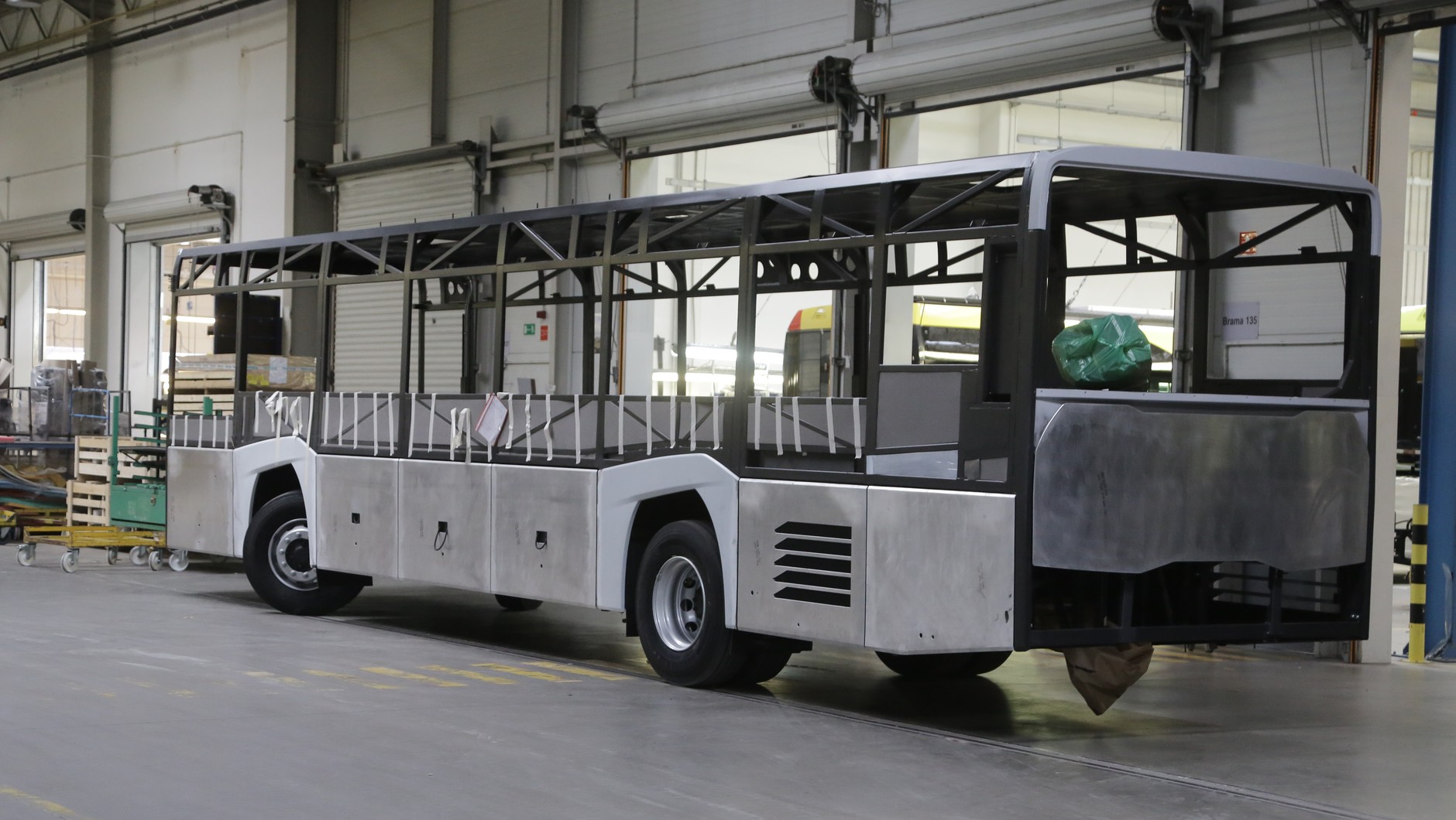 Fabryka Solarisa w Bolechowie: etapy produkcji autobusu miejskiego