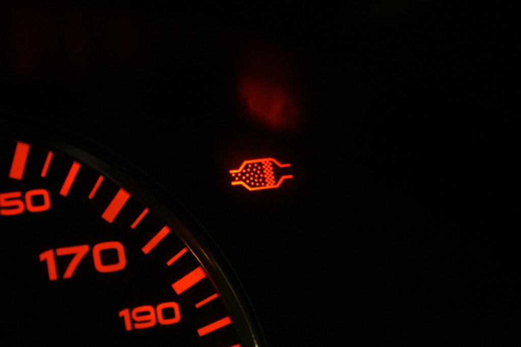 Jeśli w wyniku awarii, albo podczas naprawy do wydechu dostanie się niespalone paliwo lub olej, filtr DPF może tego nie przetrwać!