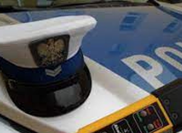 Policjanci zatrzymali kierowcę podejrzanego auta. Zabrali mu prawo jazdy