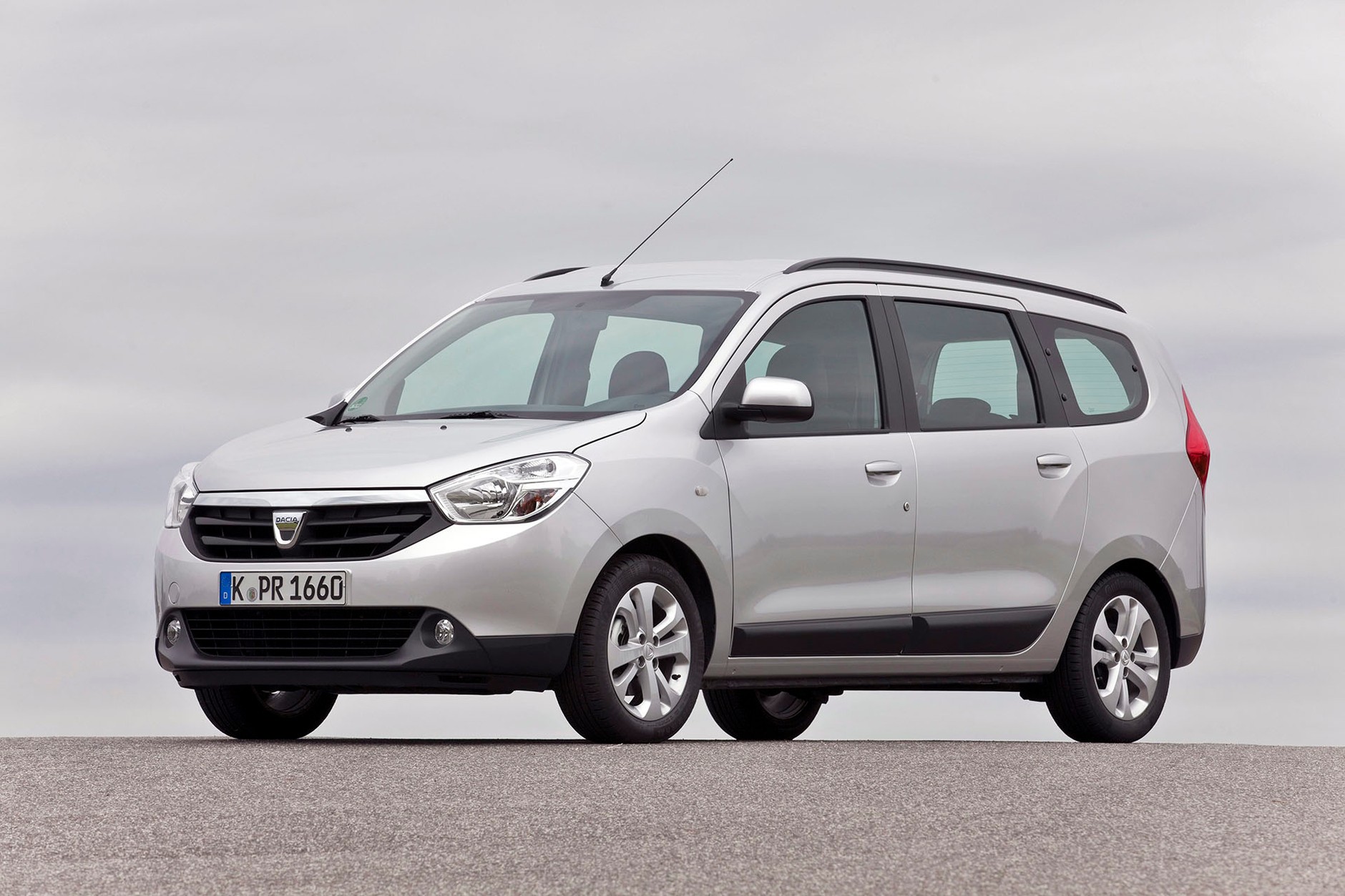 Najgorszy wynik wśród vanów: Dacia Lodgy